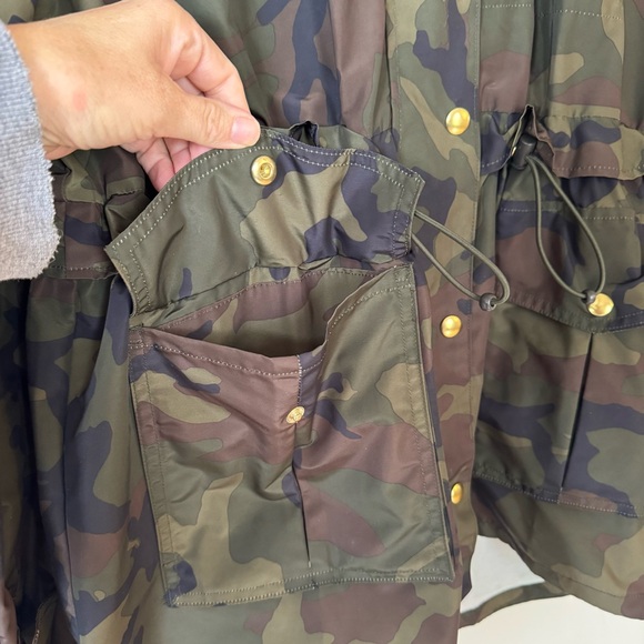 J Crew The Perfect Rain Jacket in Camo Utility Hooded Cinchable L - Picture 7 of 10